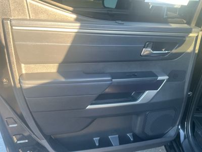 2022 Toyota Tundra 4WD — photo 16 view