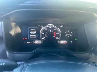 2022 Toyota Tundra 4WD — photo 10 view