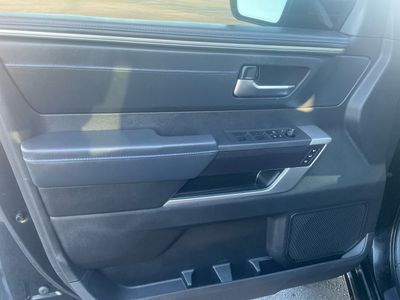 2022 Toyota Tundra 4WD — photo 15 view