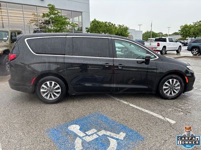 2023 Chrysler Pacifica Hybrid - Photo 28