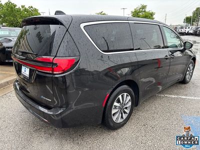 2023 Chrysler Pacifica Hybrid - Photo 24