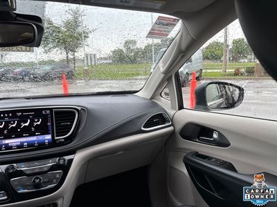 2023 Chrysler Pacifica Hybrid - Photo 42