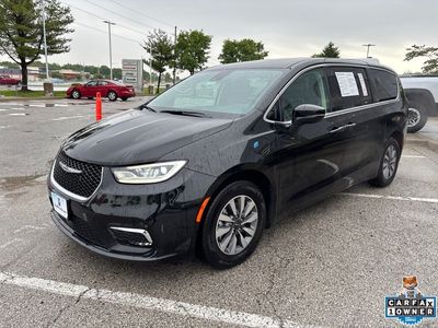 2023 Chrysler Pacifica Hybrid - Photo 12