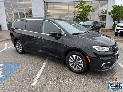 2023 Chrysler Pacifica Hybrid - Photo 31