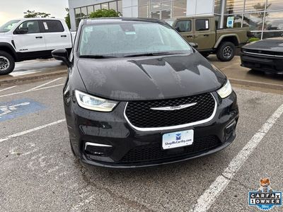 2023 Chrysler Pacifica Hybrid - Photo 8