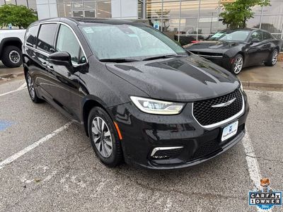 2023 Chrysler Pacifica Hybrid - Photo 7