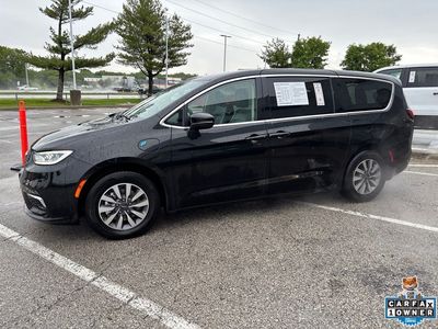 2023 Chrysler Pacifica Hybrid - Photo 14