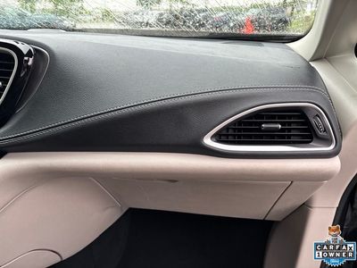 2023 Chrysler Pacifica Hybrid - Photo 47