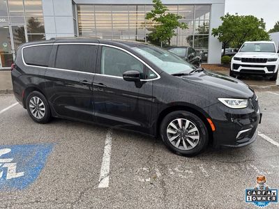 2023 Chrysler Pacifica Hybrid - Photo 30