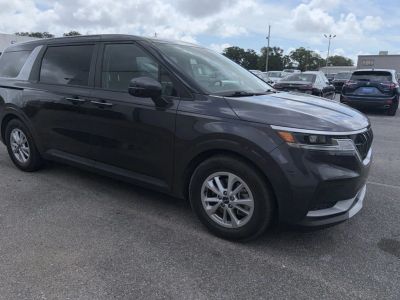 2023 Kia Carnival - Photo 2