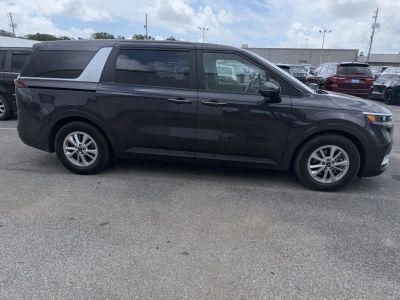 2023 Kia Carnival - Photo 4