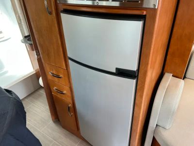 2018 Leisure Travel Vans UNITY — photo 10 view