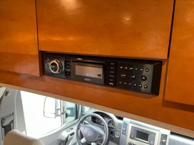 2018 Leisure Travel Vans UNITY — interior view