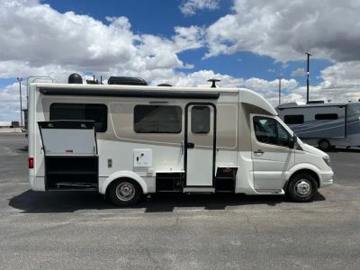 2018 Leisure Travel Vans UNITY — photo 23 view