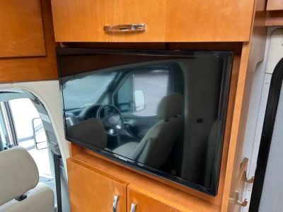 2018 Leisure Travel Vans UNITY — photo 12 view