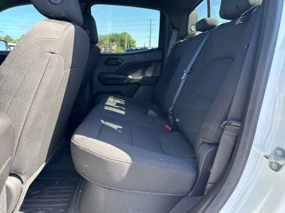2023 Chevrolet Colorado — photo 9 view
