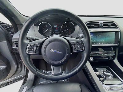 2020 Jaguar F-PACE — photo 10 view