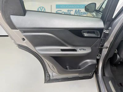 2020 Jaguar F-PACE — photo 25 view