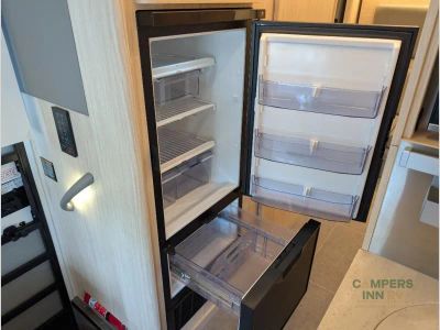 2025 Leisure Travel Vans Wonder — photo 44 view