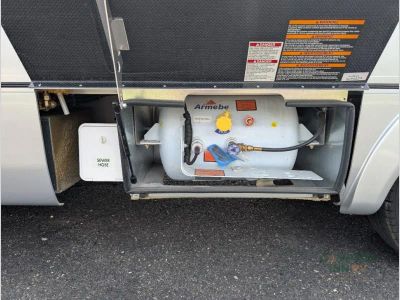 2025 Leisure Travel Vans Wonder — photo 10 view