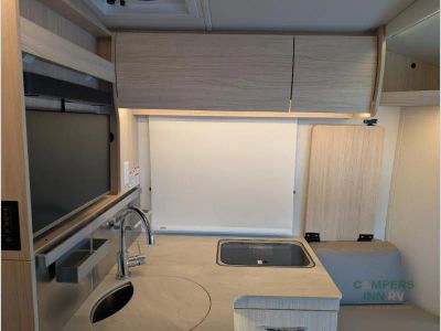 2025 Leisure Travel Vans Wonder — photo 35 view