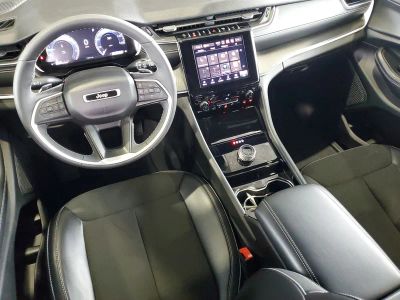 2023 Jeep Grand Cherokee — photo 12 view