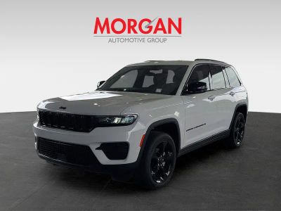 2023 Jeep Grand Cherokee — interior view