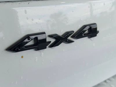 2023 Jeep Grand Cherokee — engine compartment view