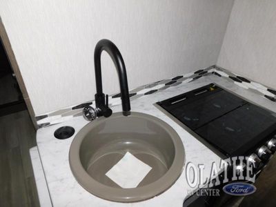 2024 Coachmen RV Leprechaun - Photo 15