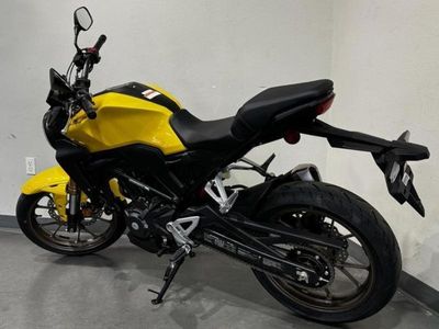 2025 Honda CB300R - Photo 4