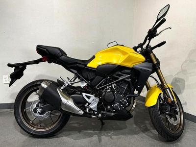 2025 Honda CB300R - Photo 7