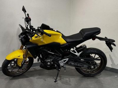 2025 Honda CB300R - Photo 8