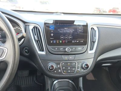 2024 Chevrolet Malibu — photo 11 view