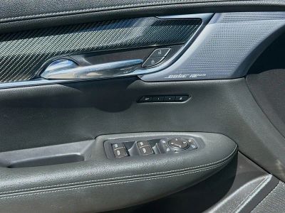 2023 Cadillac XT6 — photo 17 view