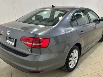 2015 Volkswagen Jetta — detail view