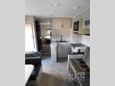 2024 Coachmen RV Freelander - Photo 15