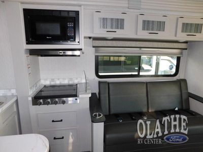 2024 Coachmen RV Freelander - Photo 12
