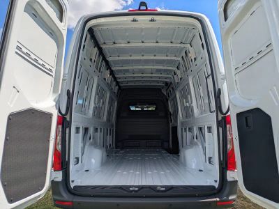 2025 Mercedes-Benz Sprinter 2500 — photo 11 view