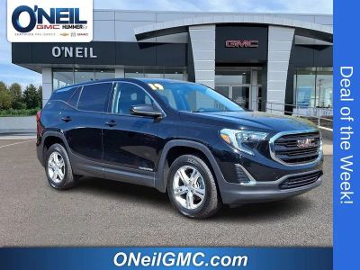2019 GMC Terrain SLE in Ebony Twilight Metallic — front three-quarter view