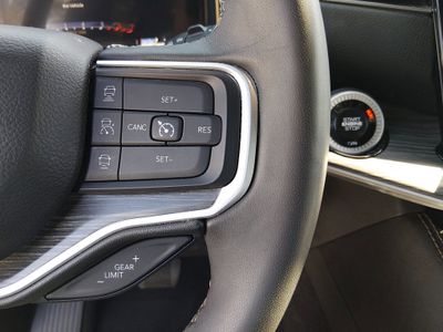 2024 Jeep Wagoneer L — photo 22 view