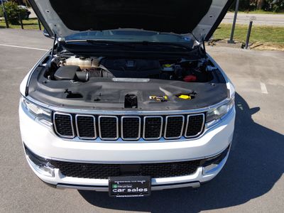 2024 Jeep Wagoneer L — photo 9 view