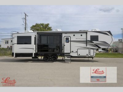 2025 Montana 3532SP — photo 9 view