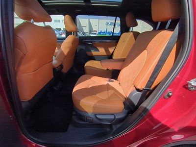 2025 Toyota Highlander Hybrid - Photo 16