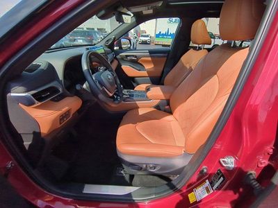 2025 Toyota Highlander Hybrid - Photo 8