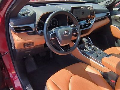 2025 Toyota Highlander Hybrid - Photo 9