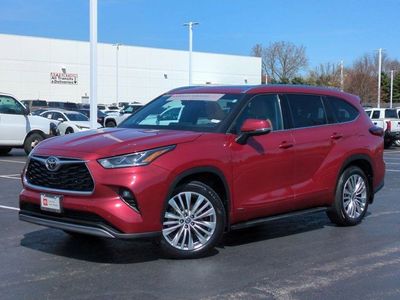 2025 Toyota Highlander Hybrid - Photo 2