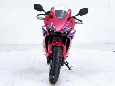 2025 Honda CBR500R - Photo 3