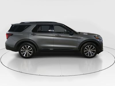 2025 Ford Explorer - Photo 8
