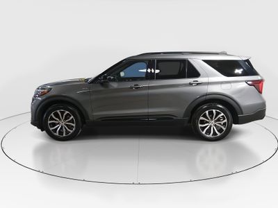 2025 Ford Explorer - Photo 4
