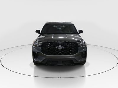 2025 Ford Explorer - Photo 2